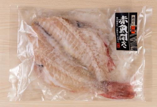 赤魚開き<br>1パック（1尾入り）380円
